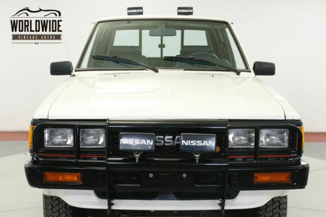 1986 White Nissan Pickup