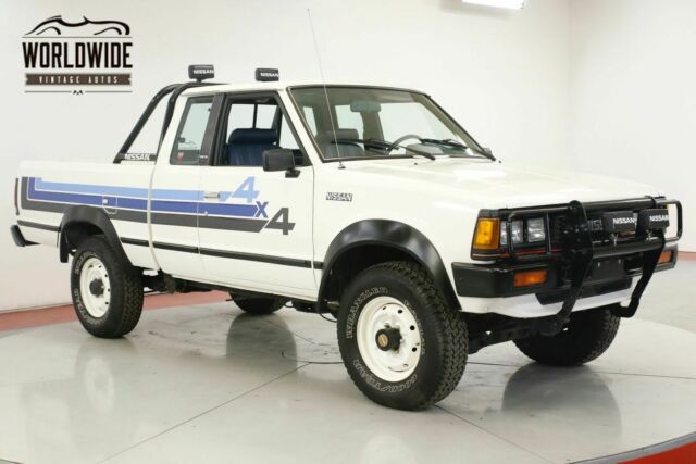 1986 White Nissan Pickup