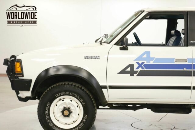 1986 White Nissan Pickup