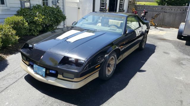 1986 Black Chevrolet Camaro Coupe