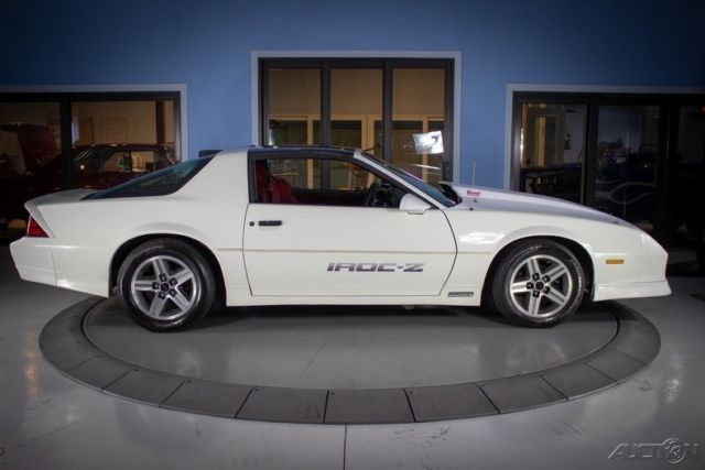 1986 White Chevrolet Camaro