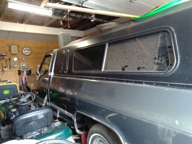 1986 Gray Chevrolet C-10 Standard Cab Pickup