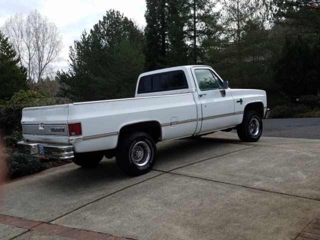 1987 White Chevrolet C-10
