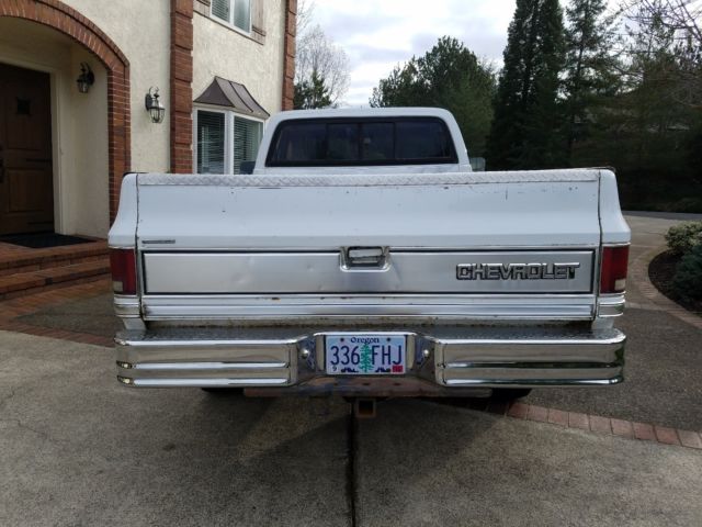 1987 White Chevrolet C-10
