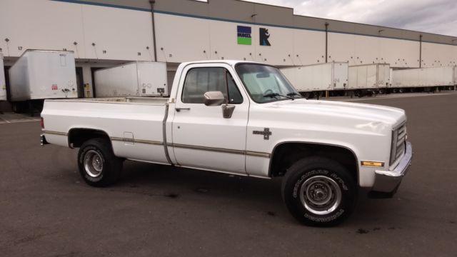 1987 White Chevrolet C-10