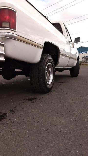 1987 White Chevrolet C-10