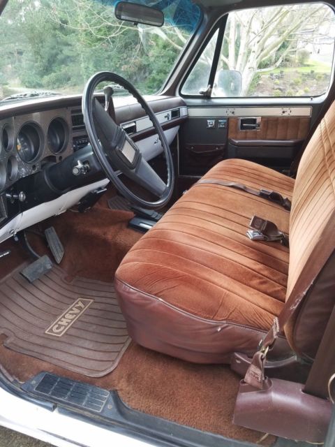 1987 White Chevrolet C-10