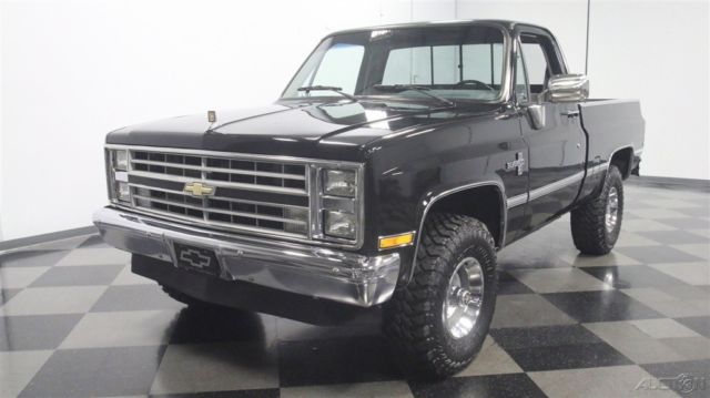 1987 Black Chevrolet V10