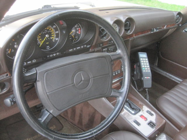 1987 Light Ivory  Mercedes-Benz SL-Class 2 door convertible 
