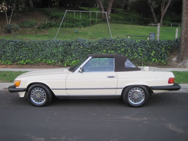 1987 Light Ivory  Mercedes-Benz SL-Class 2 door convertible 
