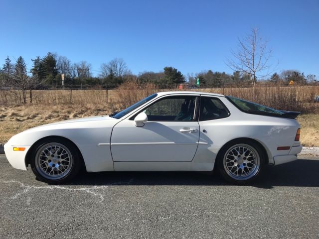 1987 Alpine White Porsche 944 Coupe