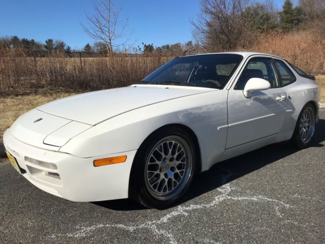 1987 Alpine White Porsche 944 Coupe