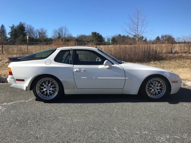 1987 Alpine White Porsche 944 Coupe