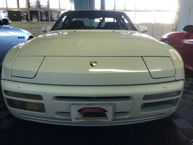 1987 Alpine White Porsche 944 Coupe