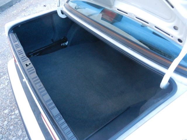 1987 White BMW 3-Series Coupe