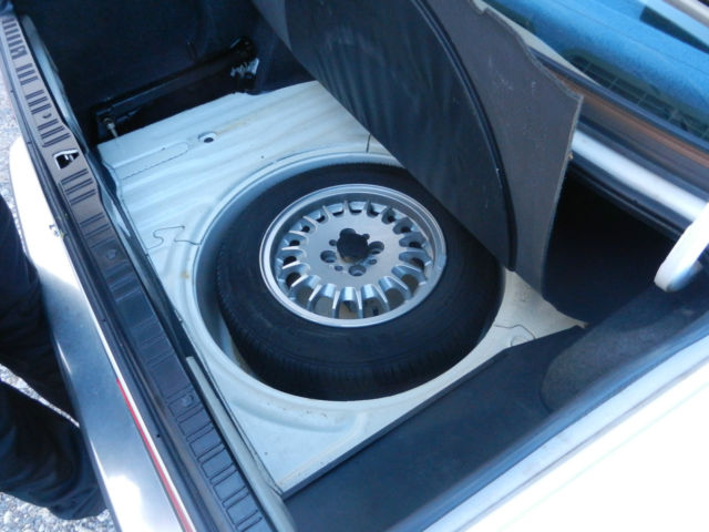 1987 White BMW 3-Series Coupe