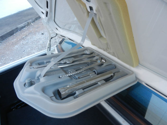 1987 White BMW 3-Series Coupe