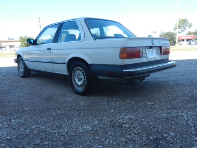 1987 White BMW 3-Series Coupe