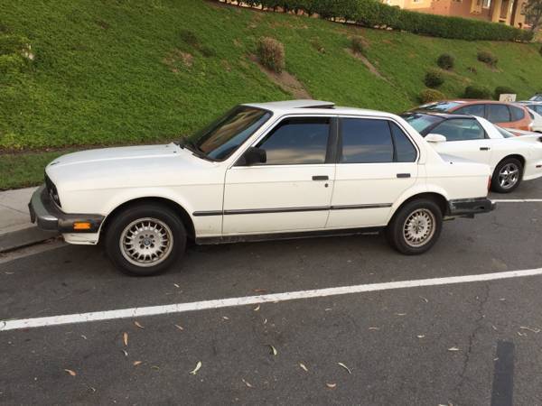 1987 White BMW 3-Series Sedan