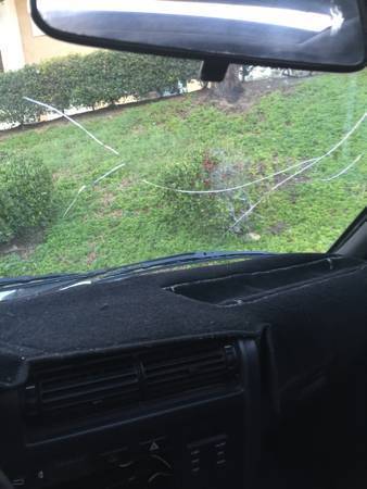 1987 White BMW 3-Series Sedan