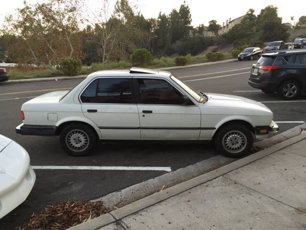 1987 White BMW 3-Series Sedan