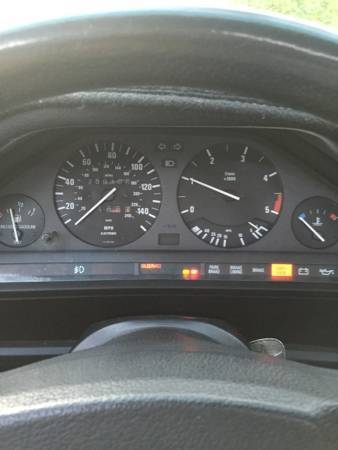 1987 White BMW 3-Series Sedan