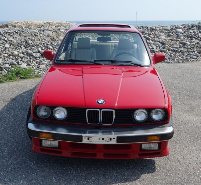 1987 Red BMW 3-Series Sedan