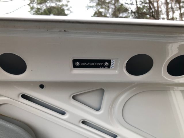 1987 White BMW 3-Series Coupe