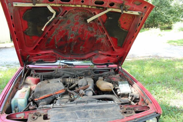 1987 Red BMW 5-Series Sedan