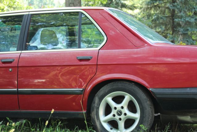 1987 Red BMW 5-Series Sedan