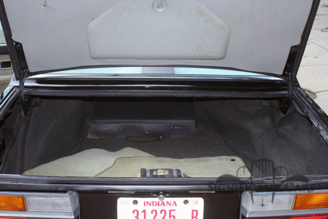 1987 Black BMW 5-Series Sedan