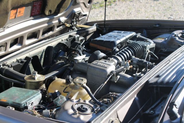 1987 Gold BMW 6-Series Coupe