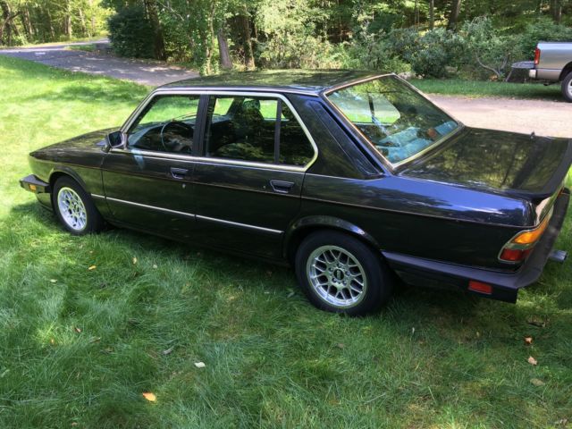 1987 Black BMW 5-Series Sedan