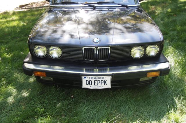 1987 Black BMW 5-Series Sedan