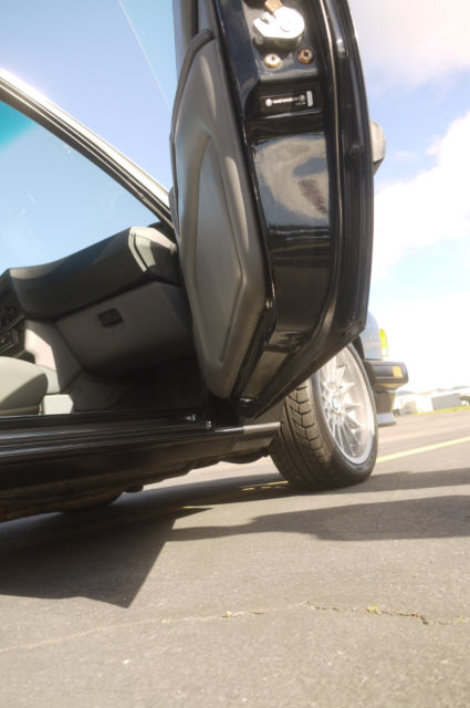 1987 Black BMW M6 Coupe