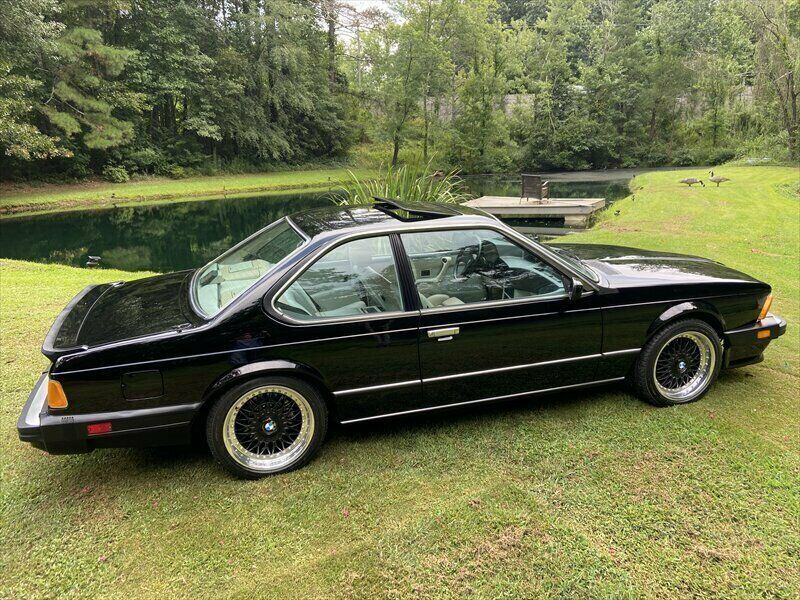 1987 Black BMW M6 --