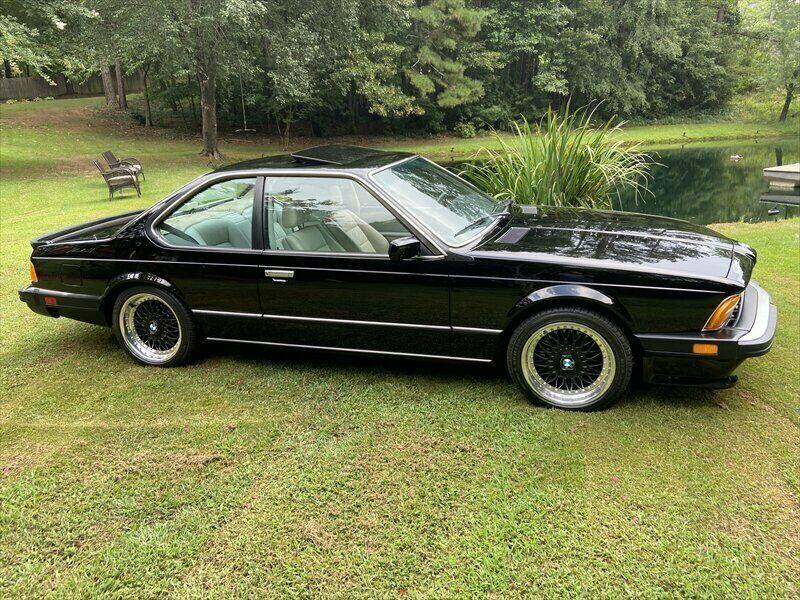 1987 Black BMW M6 --