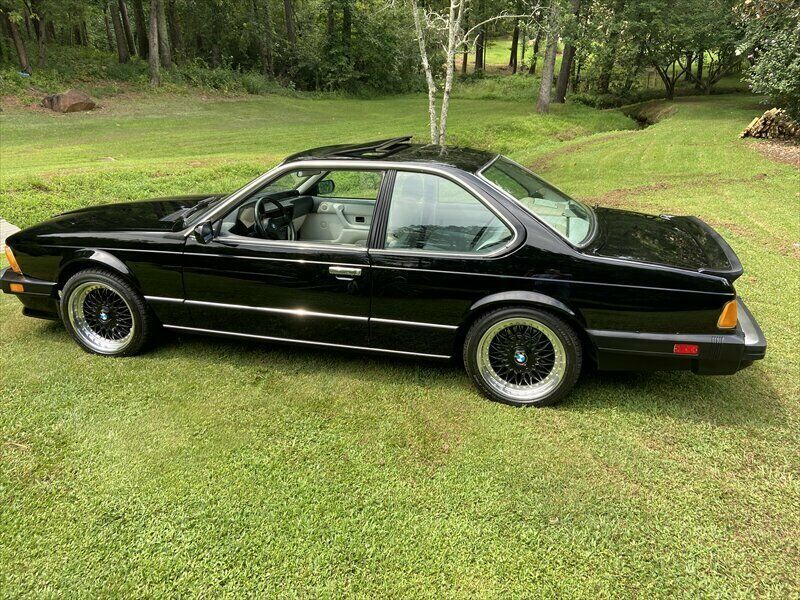 1987 Black BMW M6 --