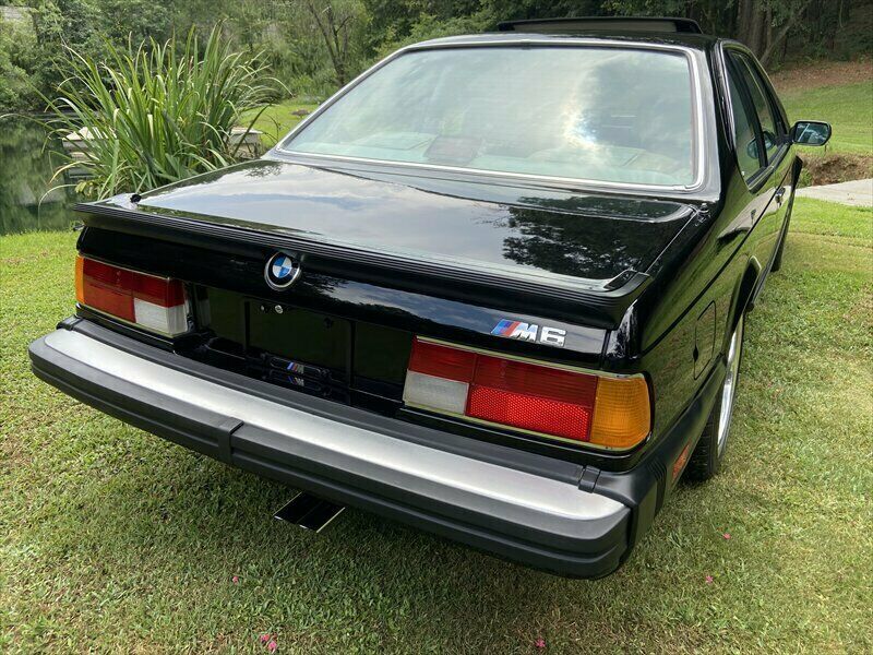 1987 Black BMW M6 --
