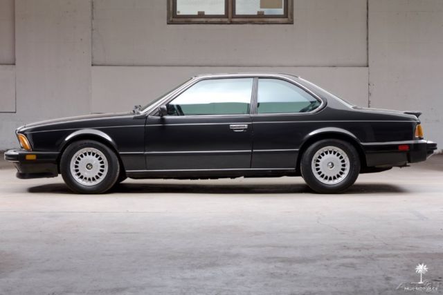 1987 White BMW M6 Sedan