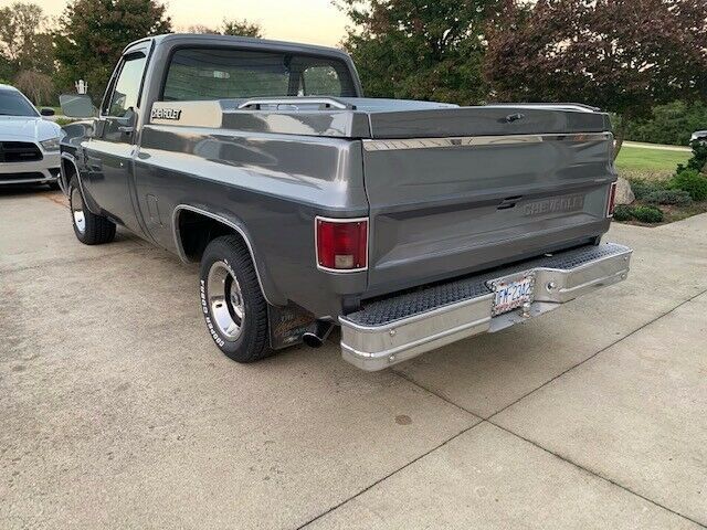 1987 Gray Chevrolet C-10