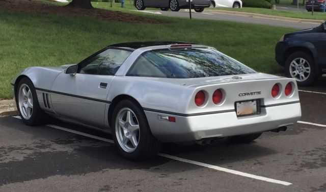 1987 Silver Chevrolet Corvette Coupe