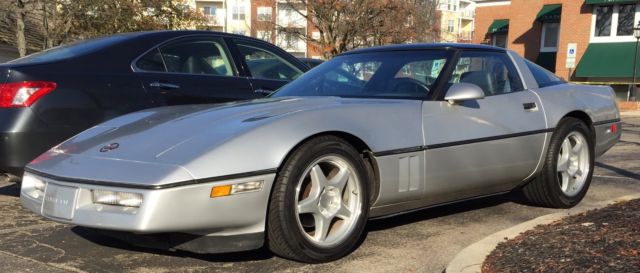 1987 Silver Chevrolet Corvette Coupe