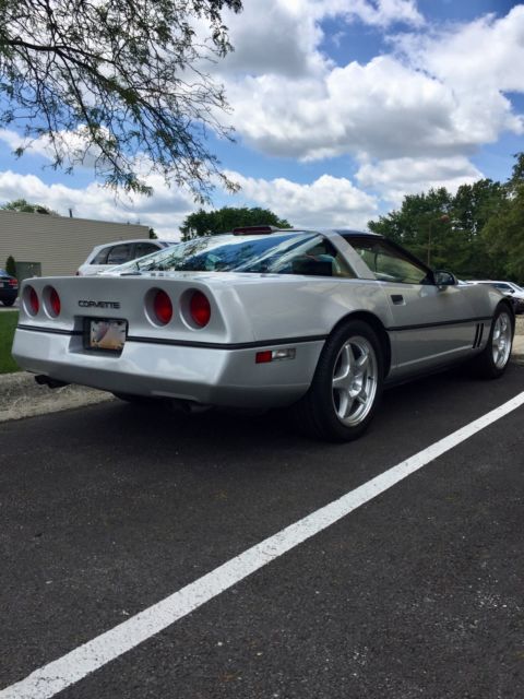 1987 Silver Chevrolet Corvette Coupe