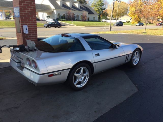 1987 Silver Chevrolet Corvette Coupe