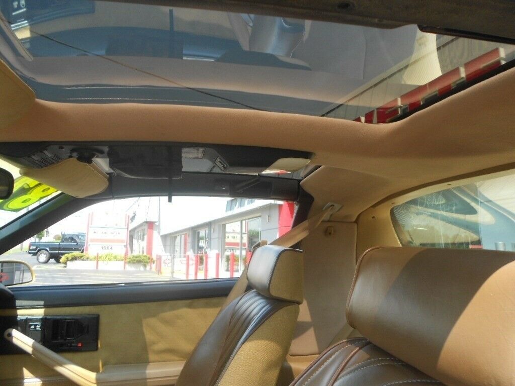 1987 Yellow Chevrolet Camaro --