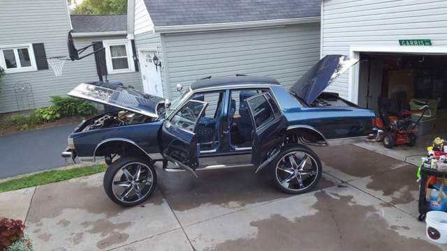 1987 Blue Chevrolet Capriceold Sedan