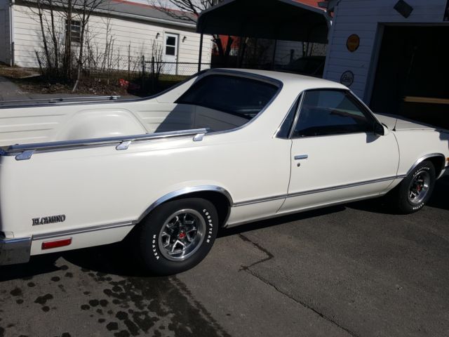 1987 White Chevrolet El Camino
