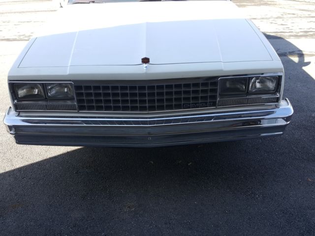 1987 White Chevrolet El Camino