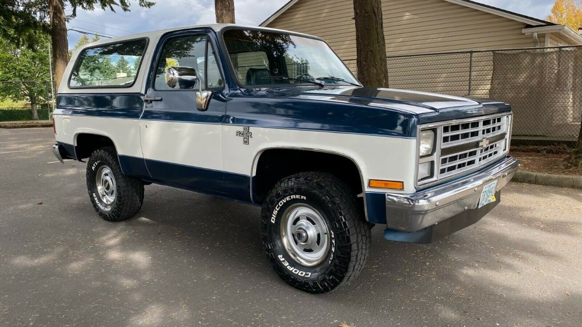 1987 Blue Chevrolet Blazer SUV